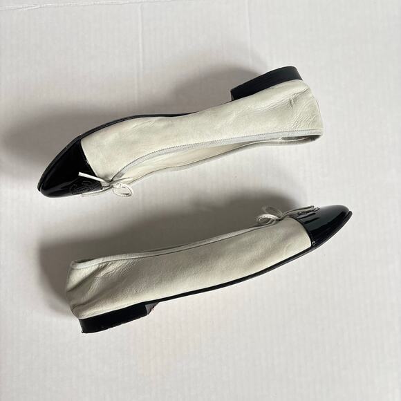 Chanel Cap Toe CC Logo Ballet Flats Gray Black Patent Leather Shoes Size EU 41 - Picture 9 of 16